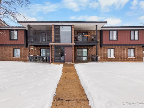4714 W Northfox Ln APT 2, McHenry, IL 60050