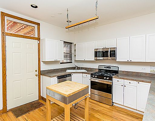 5th image of 2462 N Albany Ave #2D