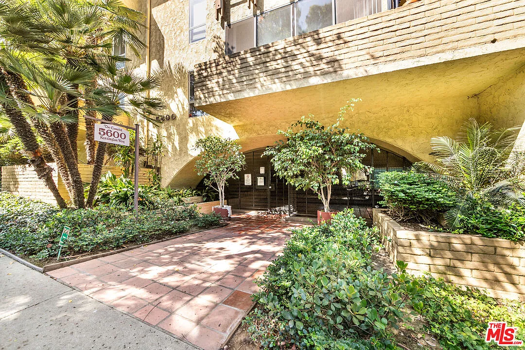 2 bed, 2.0 bath, 1074 sqft, $3,500 — Photo 4