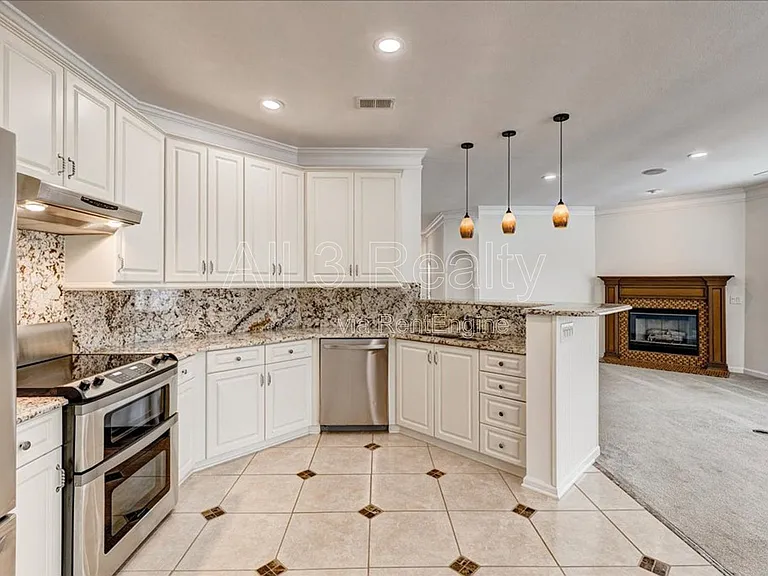 1033 Pinehurst Dr — Photo 28