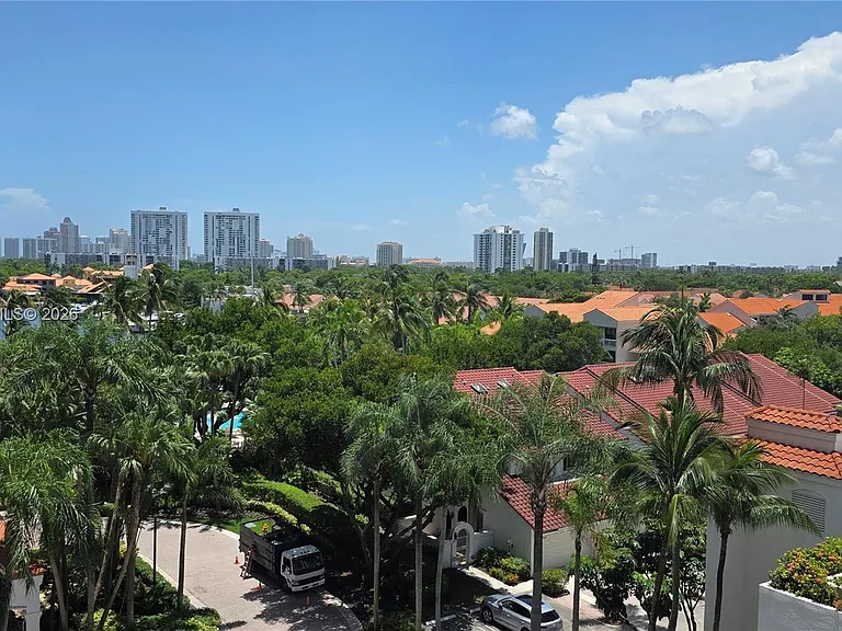 3610 Yacht Club Dr #615 — Photo 8