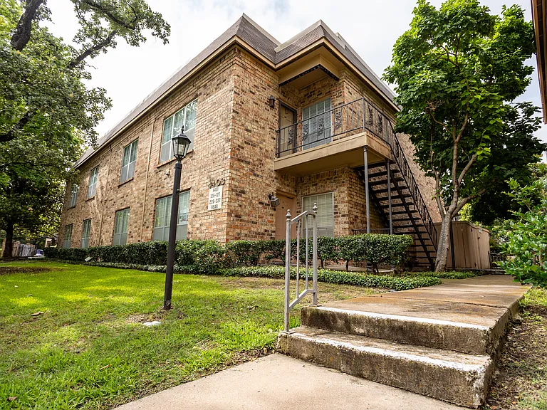 4403 Bellaire Dr S #222 — Photo 1