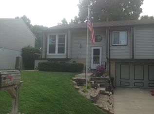 14617 Weir Cir, Omaha, NE 68137