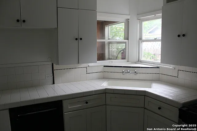 507 Gardina St — Photo 5