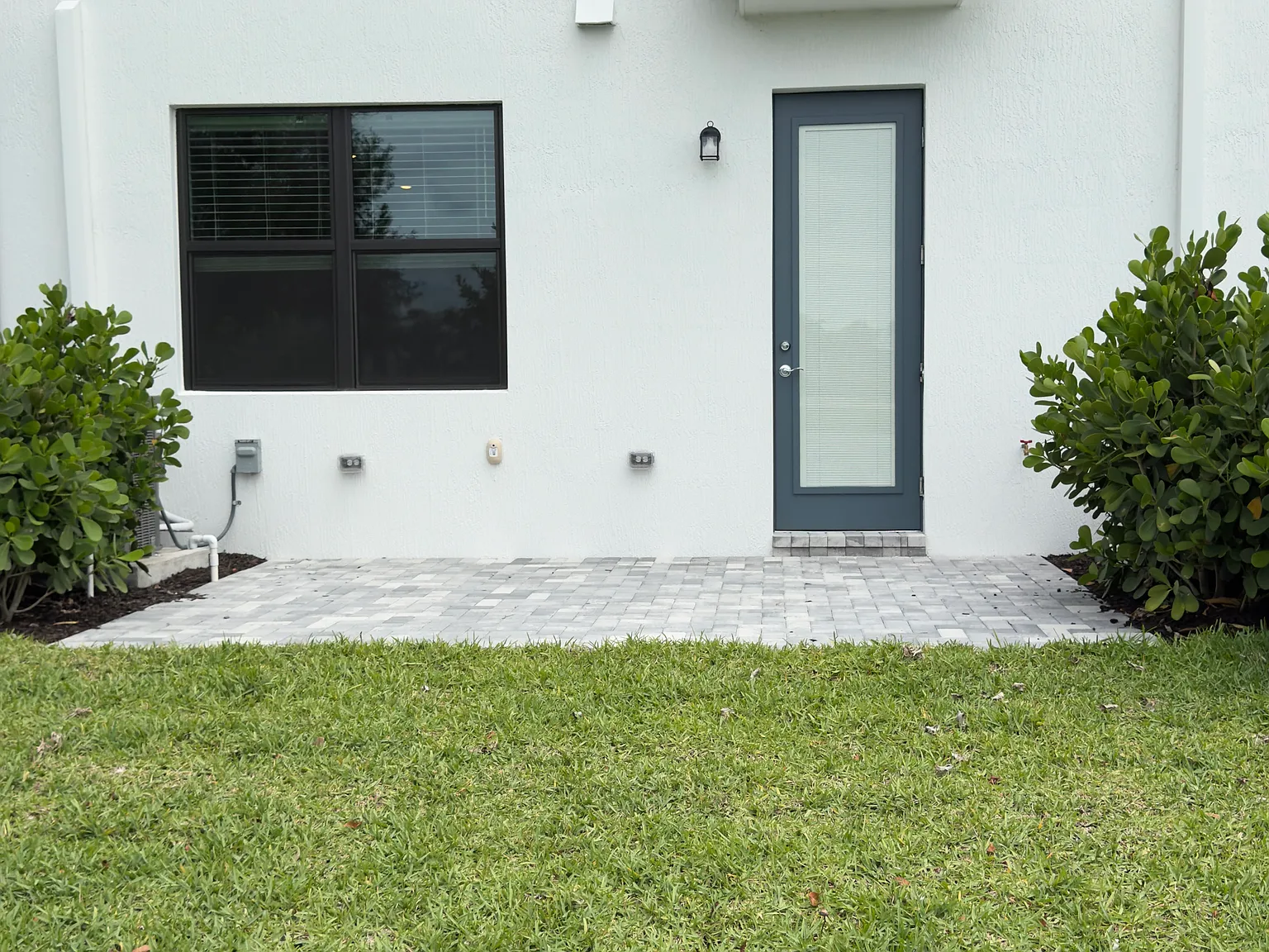 3 bed, 2.5 bath, 1550 sqft, $3,250 — Photo 4