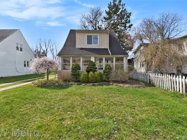 2251 Sunnyknoll Ave, Berkley, MI 48072