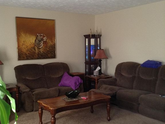 4th image of 210 Mary Rose Ln