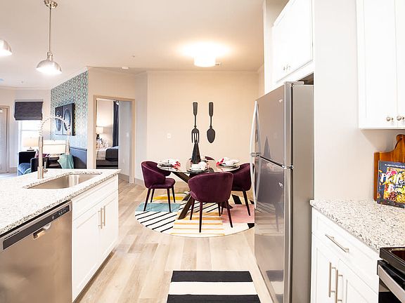 3rd image of 500 Solano Dr #1410