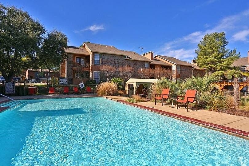 2nd image of 1020 Dallas Dr
