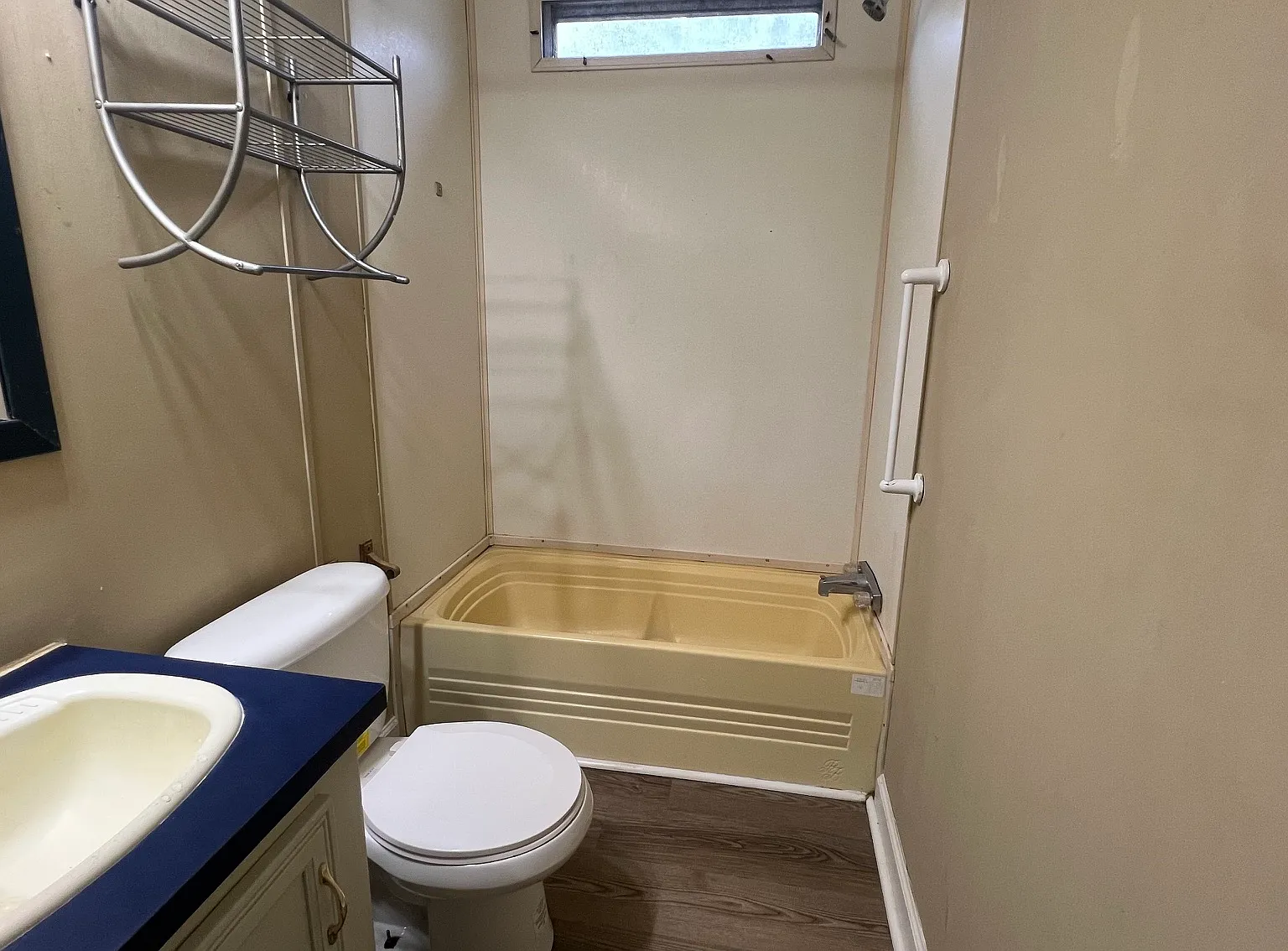 2 bed, 1000 sqft, $700 — Photo 1
