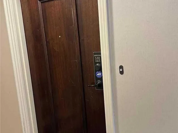 383 Prince Of Wales Dr #121, Mississauga, ON L5B 0C7