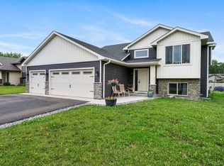 38313 Harder Ave, North Branch, MN 55056