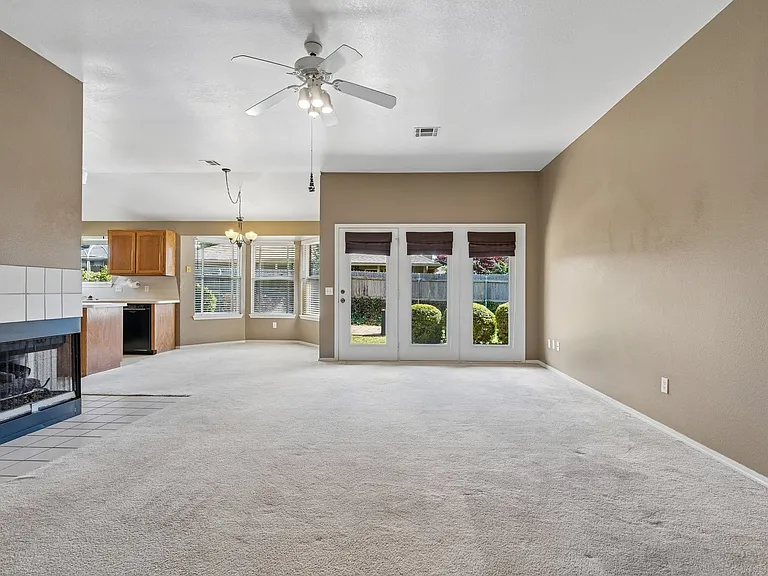 1708 Creekside Ct — Photo 10