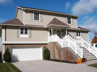 6014 Glen Eagles Dr, Erie, PA