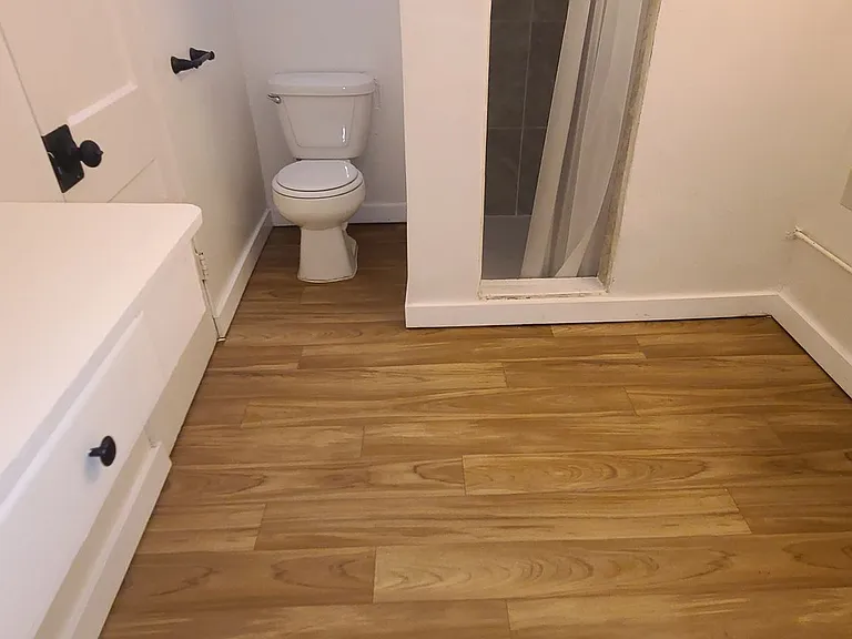 504 W Flores St — Photo 10