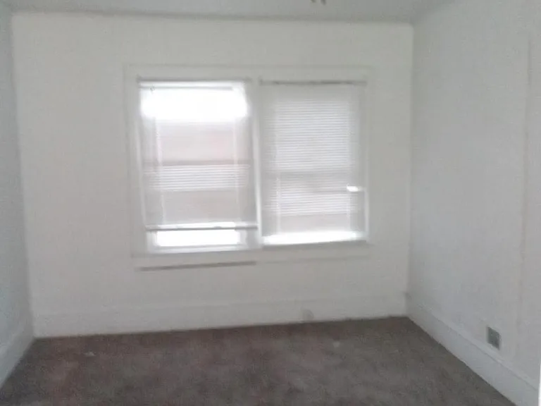 1617 E 1st St #B — Photo 5