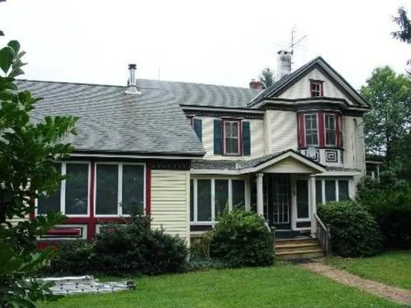 101 Church St, Bloomsbury, NJ 08804