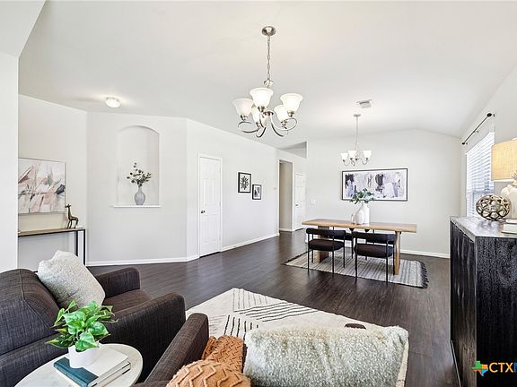 3rd image of 15030 Lantern Dr