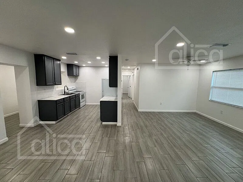4 bed, 2.0 bath, 1528 sqft, $1,821 — Photo 4