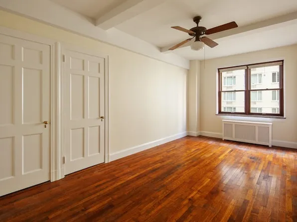 350 East 57th Street image 9 of 12