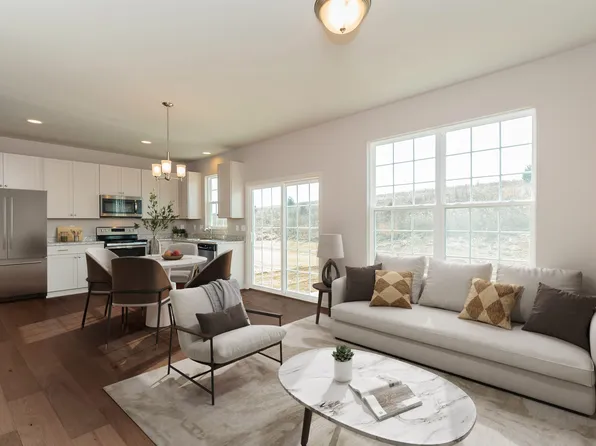 32 Wingtip Ct, Saint Peters, MO 63376