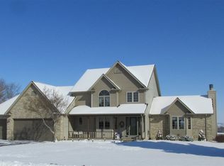 2770 E Breckenridge Dr, Byron, IL 61010