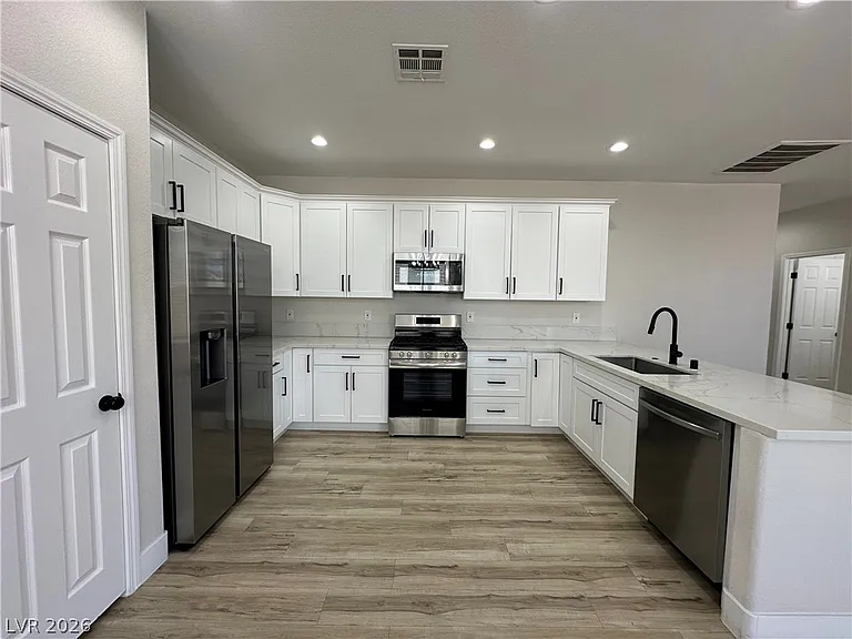 10004 Bonterra Ave — Photo 2