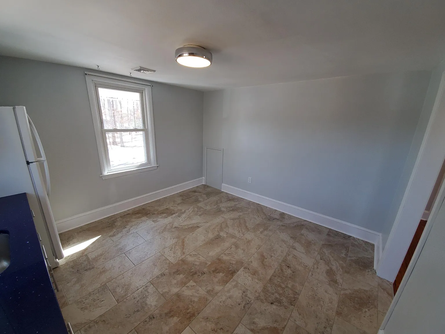 2 bed, 700 sqft, $1,875 — Photo 3