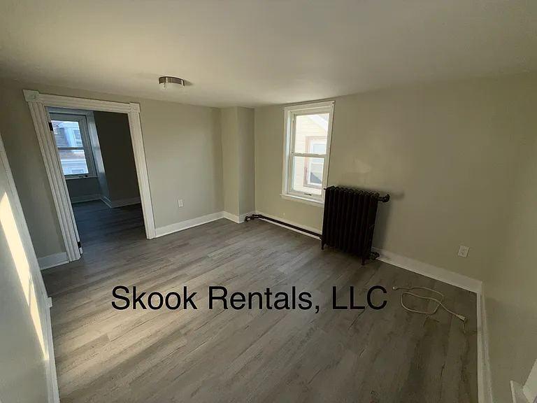 412 Carbon St — Photo 11