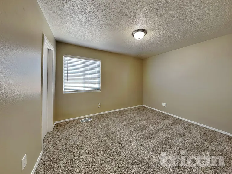 6407 Black Hawk Dr NE — Photo 9