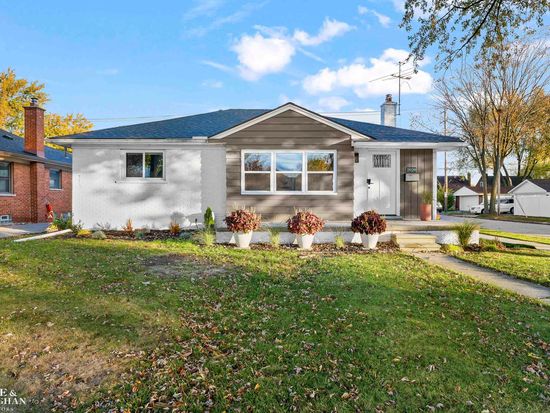 21129 Erben St, Saint Clair Shores, MI 48081