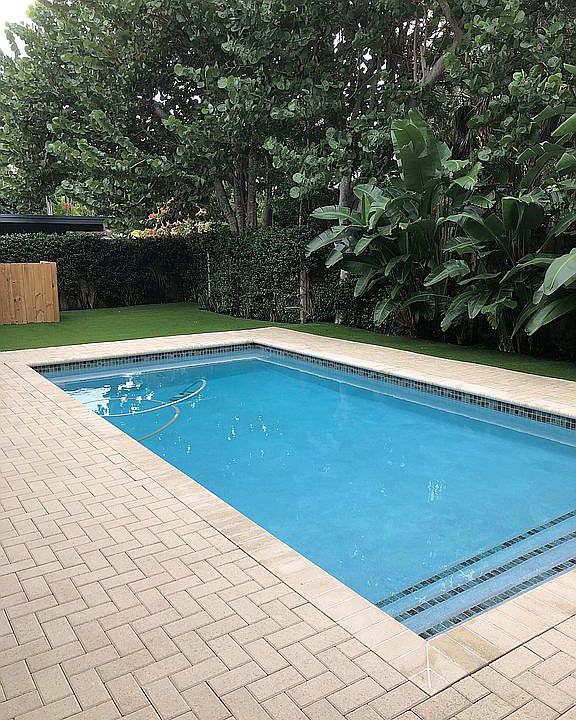 PRIVATE POOL
