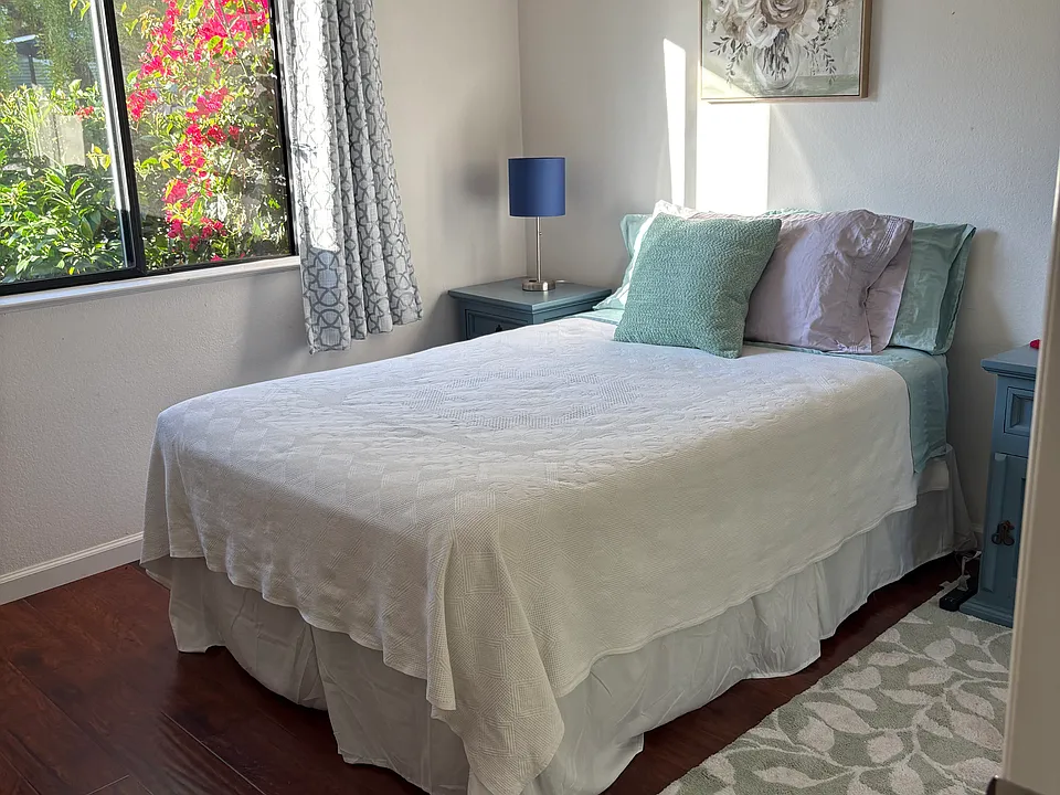 32 Dockside Cir