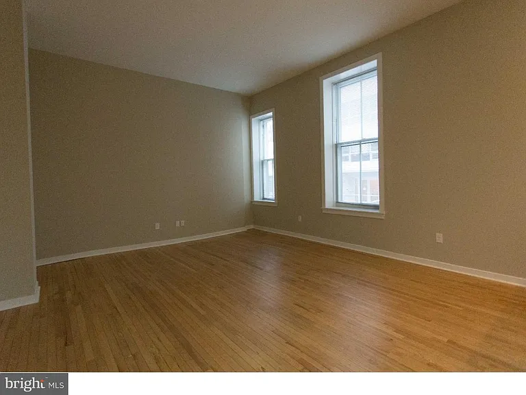 1100 Spruce St #2R — Photo 9