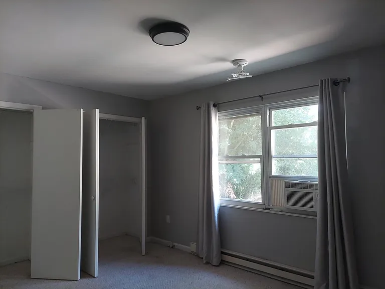44 Tipperary Dr — Photo 16