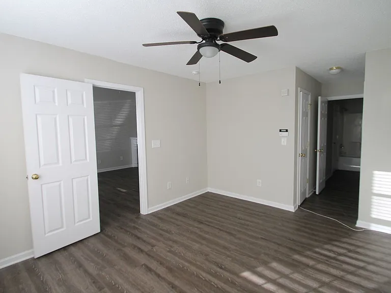 8065 Kennet Ln — Photo 10
