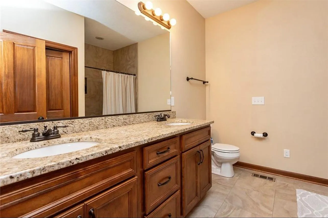 4 bed, 1804 sqft, $2,950 — Photo 4