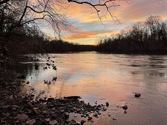 300+feet of riverfrontage