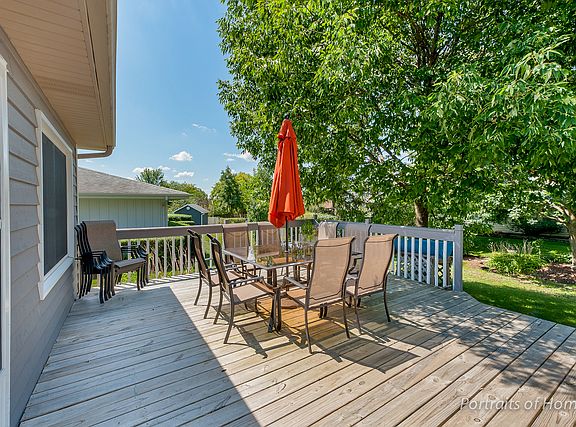 5th image of 866 Brewster Ln