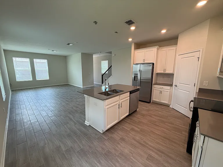 17016 Quicksilver Ave — Photo 9