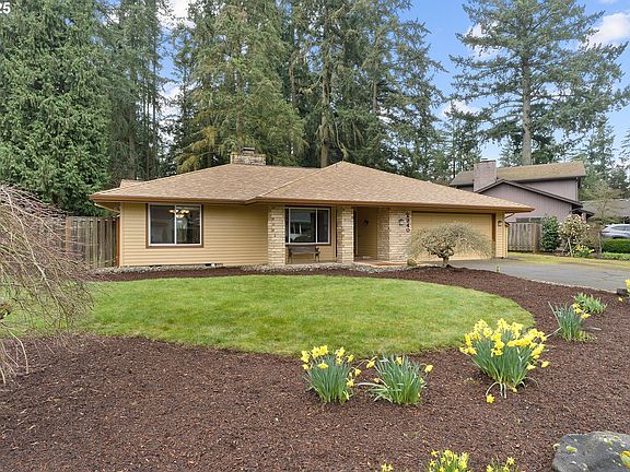 3rd image of 2340 SE Singing Woods Dr