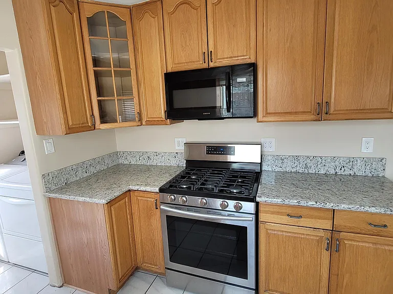 6503 White Oak Ave — Photo 5