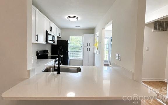5th image of 8275 Golf Ridge Dr