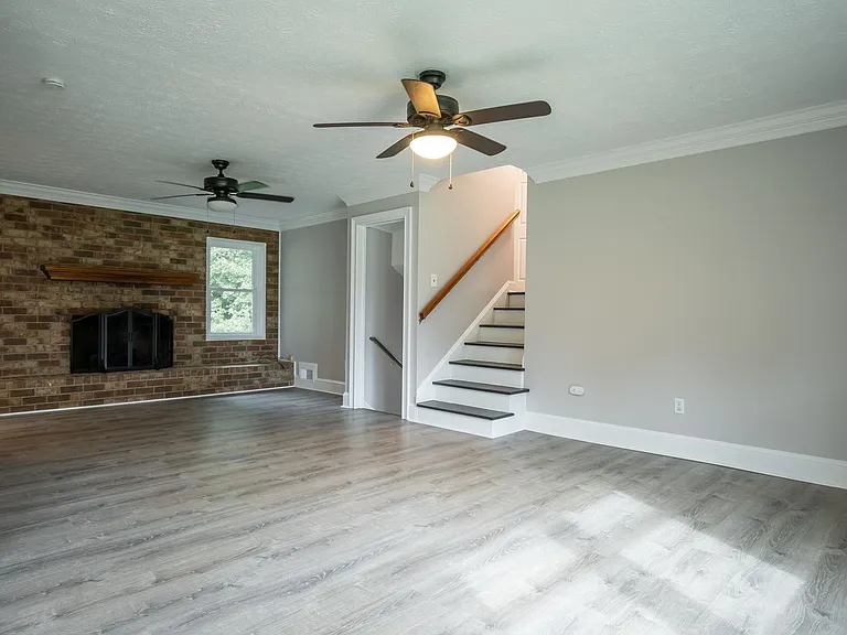 1030 Carriage Hill Rd — Photo 11