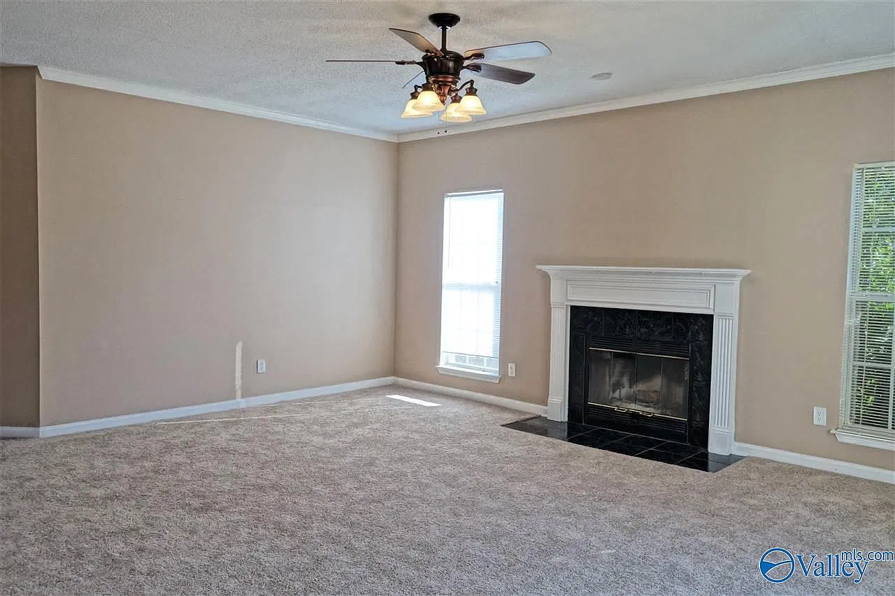 3 bed, 2.0 bath, 1567 sqft, $1,600 — Photo 4