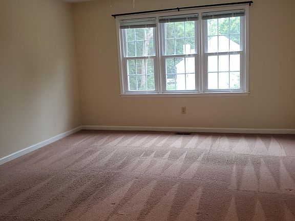 4th image of 547 Salem Woods Dr SE
