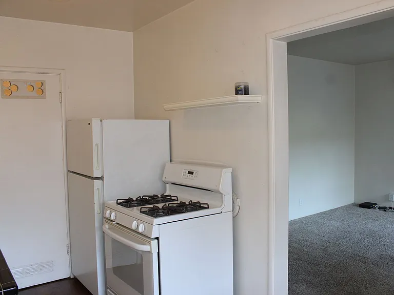 4225 V St #2 — Photo 10