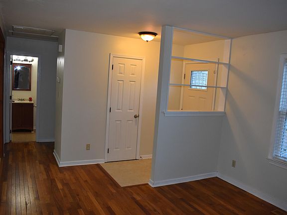 5th image of 108 Hickory Hills Dr