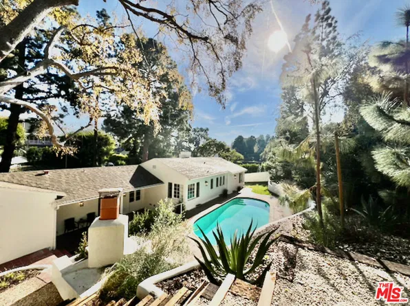 155 Acari Dr, Los Angeles, CA 90049