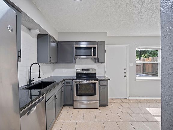 4th image of 509 N Elm St #511-A